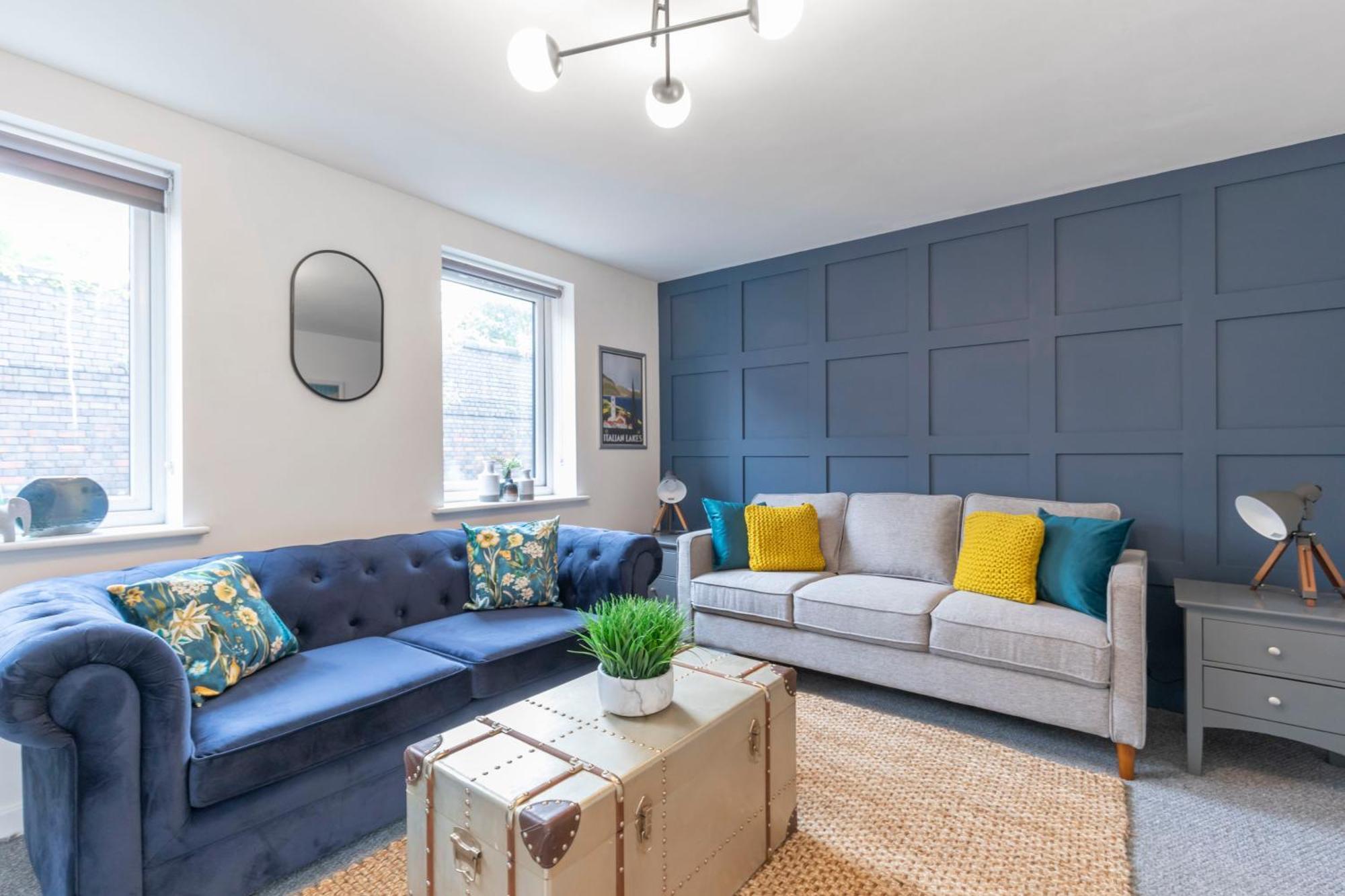 Modern Four Bedroom Four Bathroom Home Τσέλτενχαμ Εξωτερικό φωτογραφία