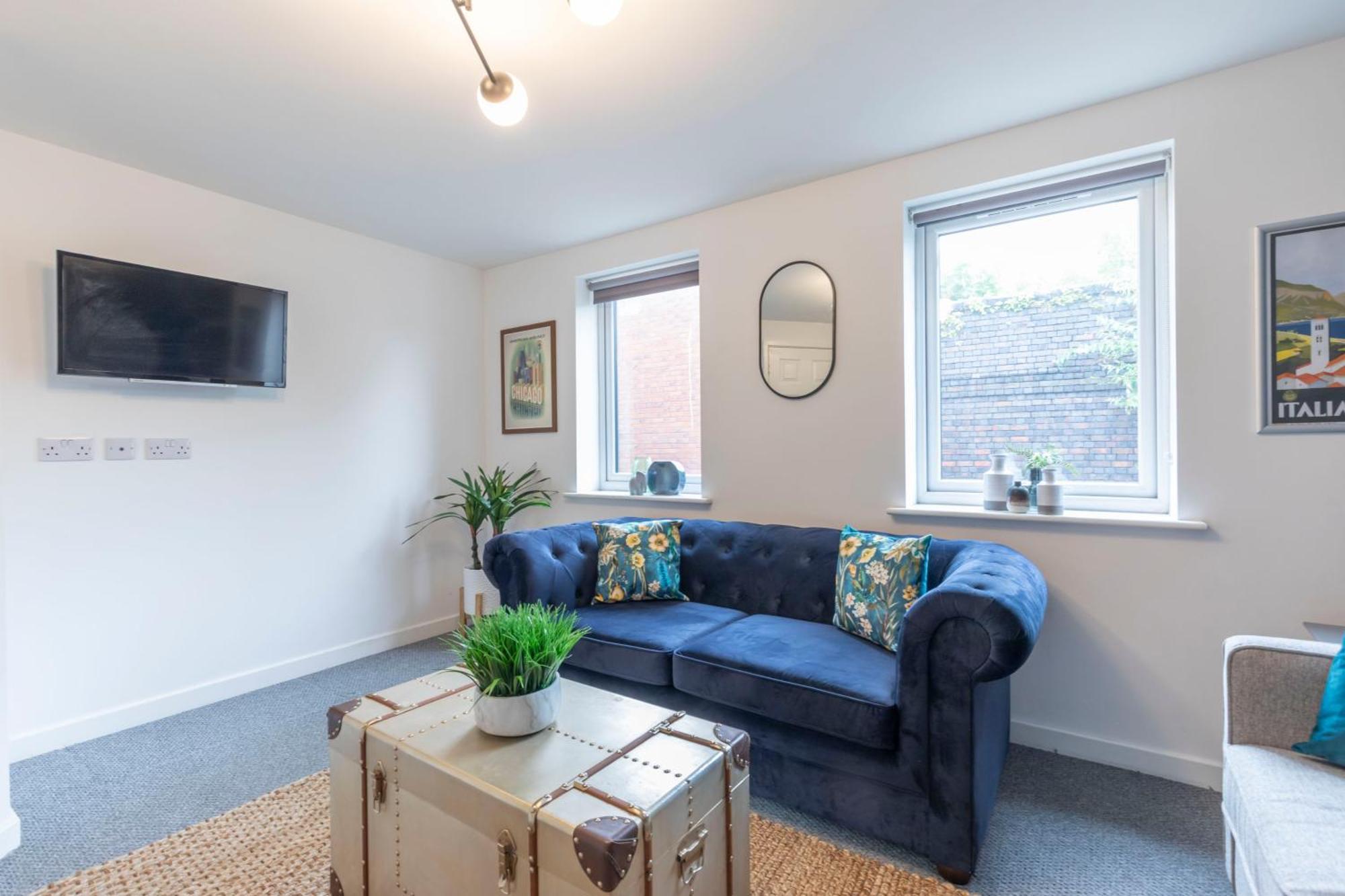 Modern Four Bedroom Four Bathroom Home Τσέλτενχαμ Εξωτερικό φωτογραφία